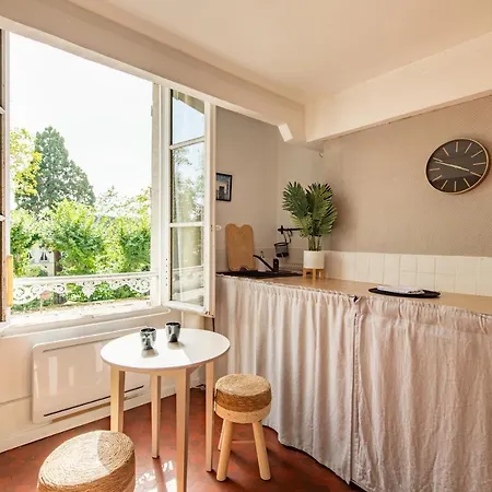 Charming In The Heart Of Daire *